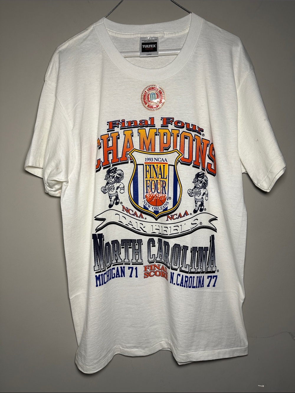 University of North Carolina Men's White '93 Final Four Champions vintage tshirt